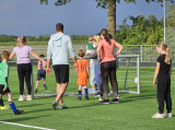 Laatste training S.K.N.W.K. JO7-1 (partijtje tegen de ouders) van maandag 27 mei 2024 (128/180)